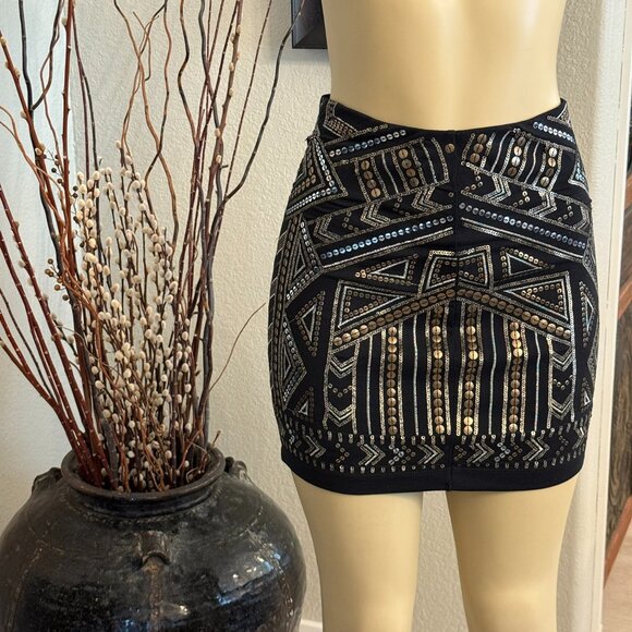 EXPRESS Gold&Silver Sequins over Black Spandex MINI SKIRT - Picture 4 of 9
